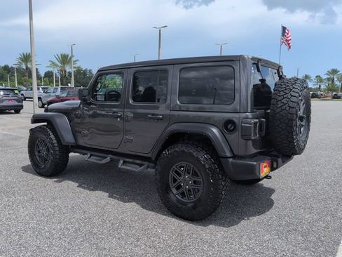 Used 2025 Jeep Wrangler Unlimited Sport AWD/4WD image 6
