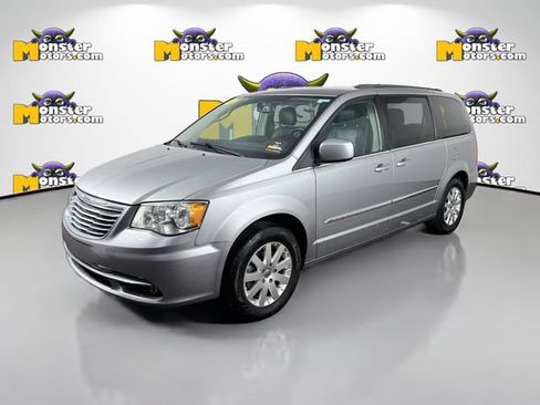Used 2016 Chrysler Town & Country Touring FWD image 1