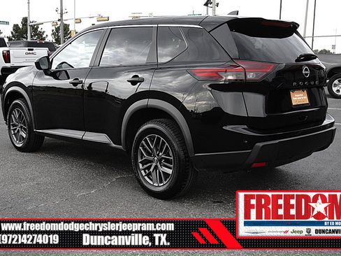 Used 2024 Nissan Rogue S FWD image 3