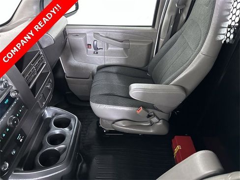 Used 2023 GMC Savana 2500 w/ Driver Convenience Package image 32