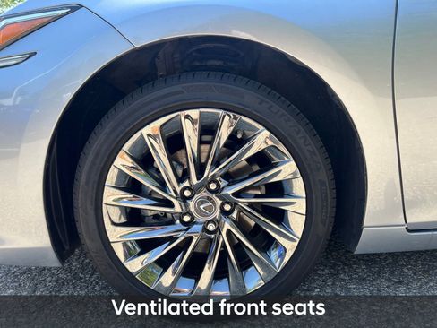 Used 2025 Lexus ES 300h w/ Technology Package image 11