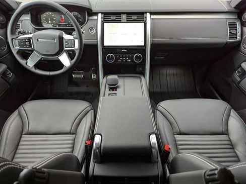 New 2025 Land Rover Discovery Dynamic SE AWD/4WD image 14
