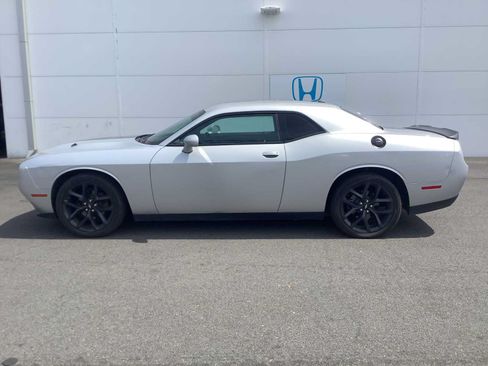 Used 2019 Dodge Challenger SXT w/ Blacktop Package RWD image 2