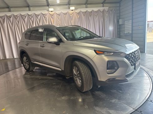 Used 2020 Hyundai Santa Fe SEL w/ Convenience + Premium Package image 2