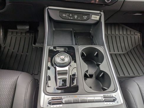 New 2025 Kia Carnival SX Prestige image 14