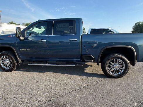 New 2026 Chevrolet Silverado 2500 LTZ w/ LTZ Premium Package AWD/4WD image 10