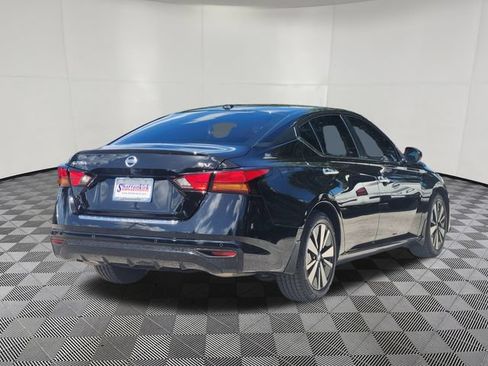 Used 2022 Nissan Altima 2.5 SV FWD image 5