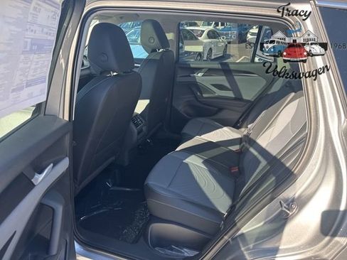 New 2025 Volkswagen Tiguan SE image 19