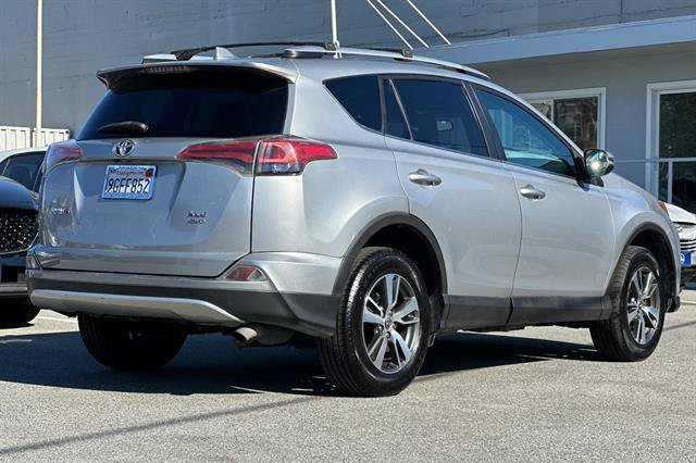 Used 2016 Toyota RAV4 XLE AWD/4WD image 3