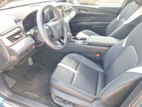 Used 2025 Toyota Camry SE w/ Convenience Package image 14