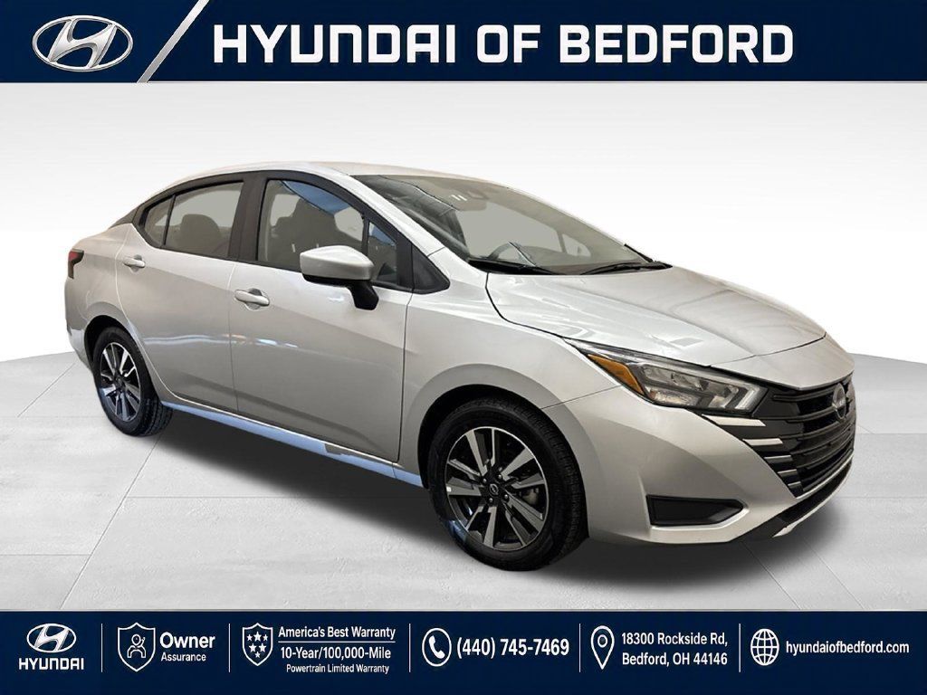 Used 2025 Nissan Versa SV FWD image 3