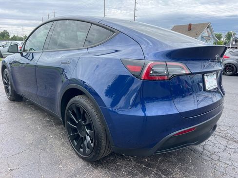 Used 2022 Tesla Model Y Long Range AWD/4WD image 5