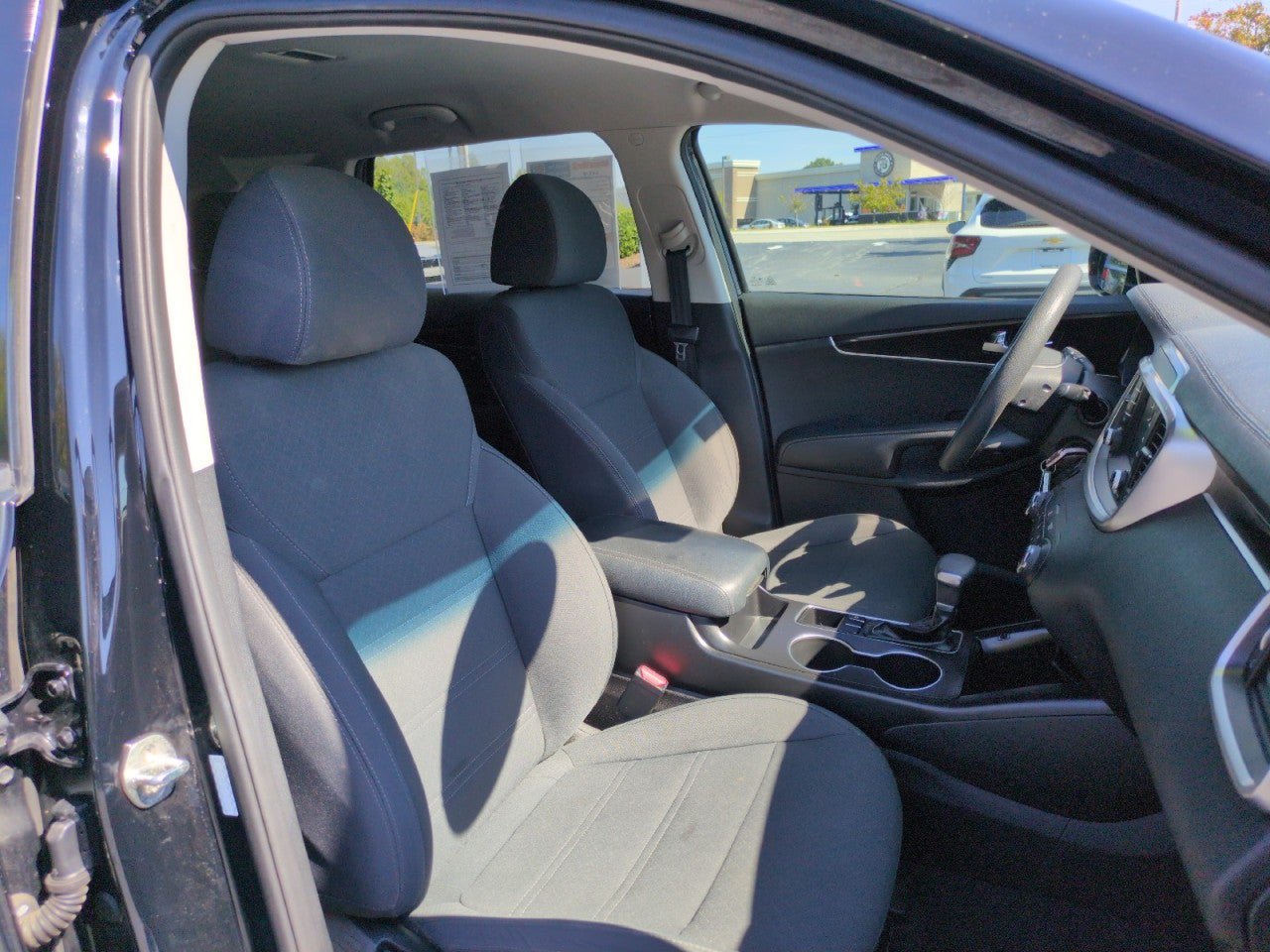 Used 2019 Kia Sorento L FWD image 27