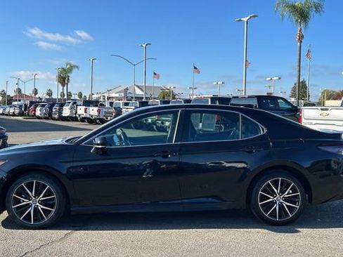 Used 2023 Toyota Camry SE image 7