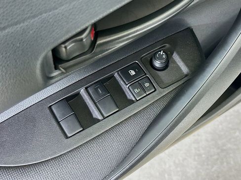 Used 2025 Toyota Corolla LE image 20