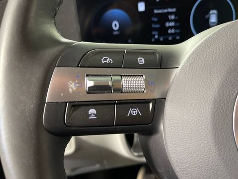 Certified 2025 Hyundai Kona SEL AWD/4WD image 30