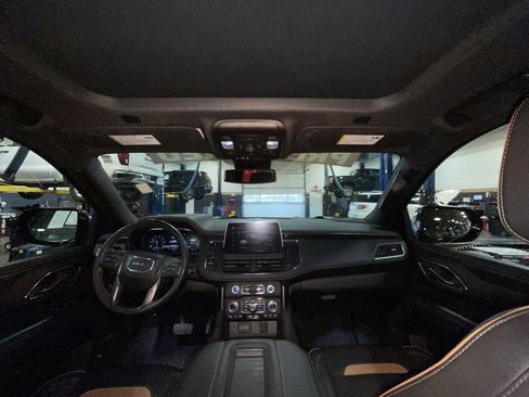 Used 2024 GMC Yukon XL AT4 w/ AT4 Premium Plus Package image 27