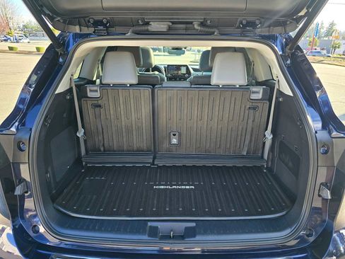 Certified 2022 Toyota Highlander Platinum image 14