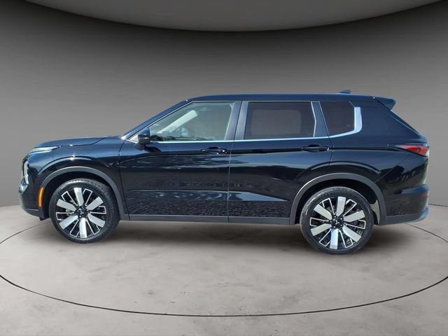 Used 2025 Mitsubishi Outlander SE AWD/4WD image 12