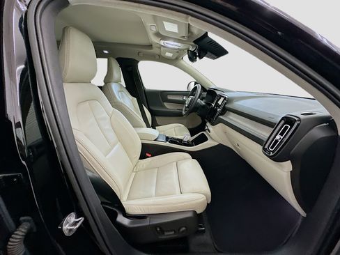 Used 2023 Volvo XC40 B5 Ultimate image 34