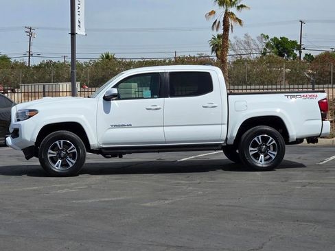 Used 2019 Toyota Tacoma TRD Sport AWD/4WD image 7