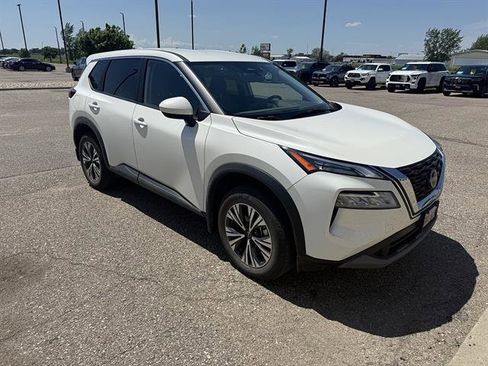 Used 2023 Nissan Rogue SV AWD/4WD image 3