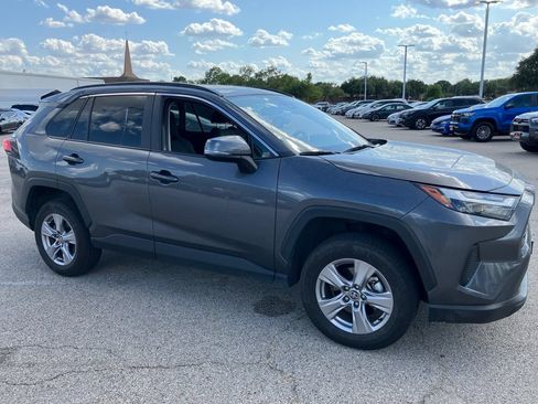 Used 2025 Toyota RAV4 XLE AWD/4WD image 3