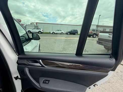 Used 2017 BMW X3 xDrive28i image 18