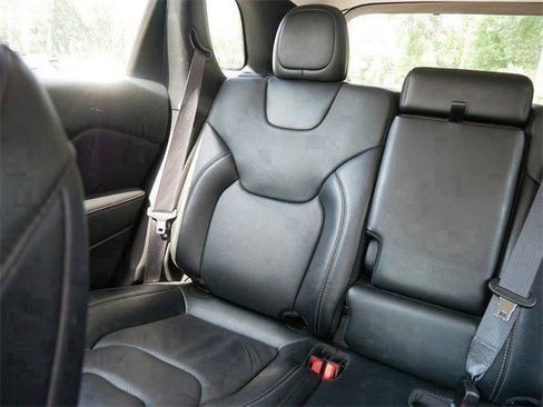 Used 2023 Jeep Cherokee Altitude Lux image 13