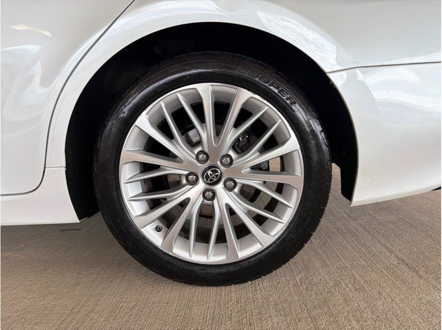 Used 2018 Toyota Camry XLE FWD image 28