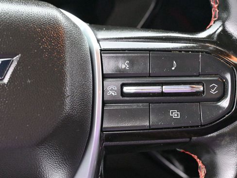 Used 2023 Chevrolet Colorado Z71 w/ Z71 Convenience Package 2 image 18