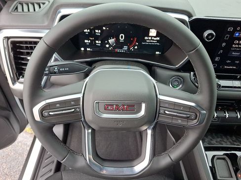 New 2026 GMC Canyon Elevation RWD image 17