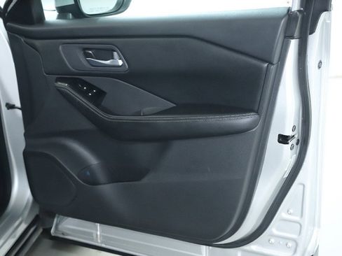 Certified 2024 Nissan Rogue SV image 33