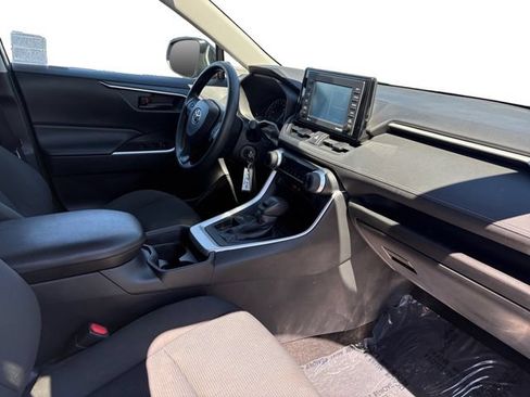 Used 2021 Toyota RAV4 LE w/ Carpet Mat Package (TMS) FWD image 20