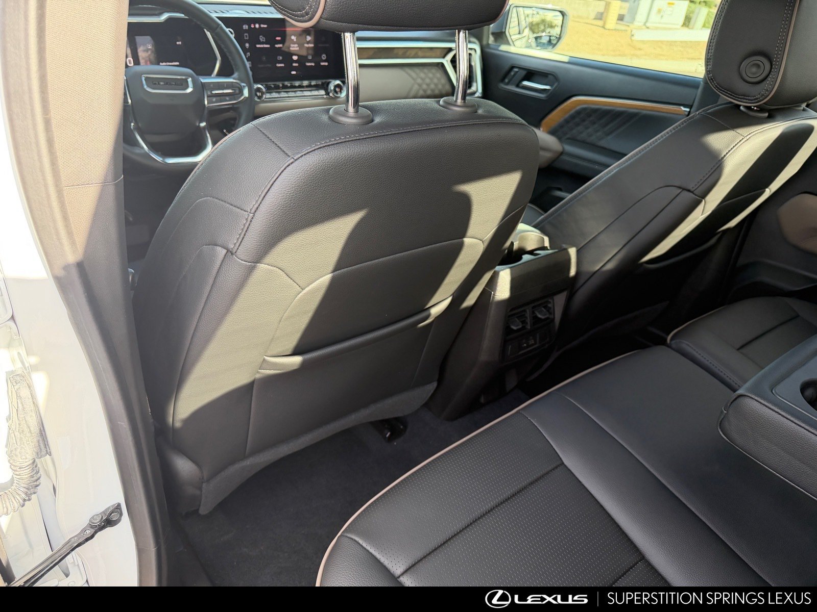 Used 2025 GMC Canyon Denali AWD/4WD image 14