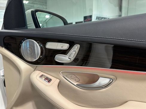 Used 2020 Mercedes-Benz GLC 300 image 40