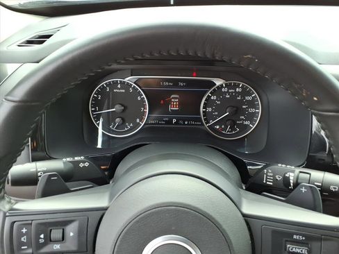 Used 2025 Nissan Pathfinder SV image 10