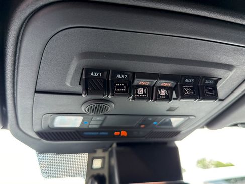 Used 2023 Ford Bronco Badlands w/ Sasquatch Package AWD/4WD image 19