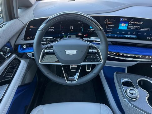 Certified 2025 Cadillac Optiq Luxury 1 image 15