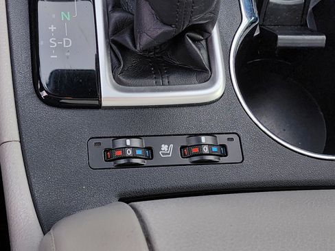 Used 2018 Toyota Highlander Limited Platinum image 28