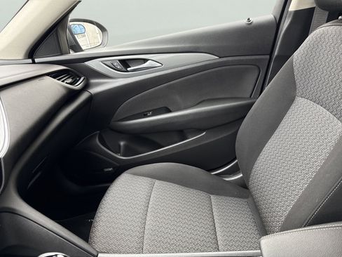 Used 2018 Buick Regal Preferred w/ Sights and Sounds Package image 21