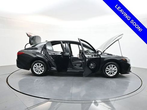 Used 2025 Toyota Camry LE FWD image 41