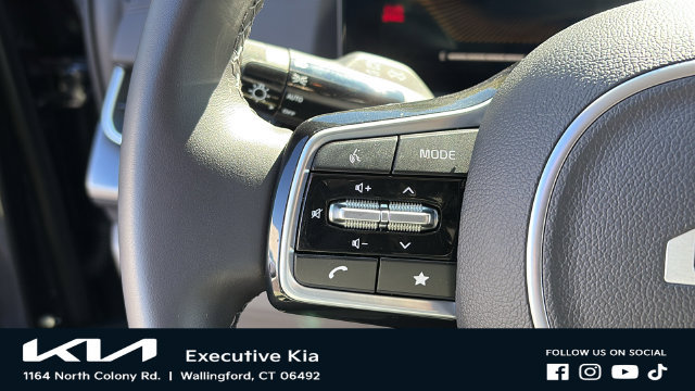 Certified 2026 Kia Carnival FWD image 13