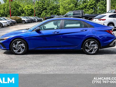 Used 2025 Hyundai Elantra Sport image 9