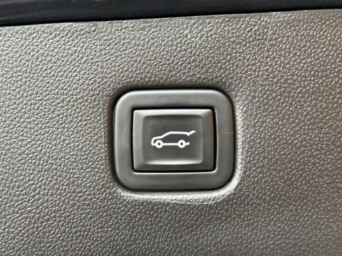 Used 2022 Chevrolet Blazer LT FWD image 35