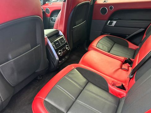 Used 2022 Land Rover Range Rover Sport HST image 11