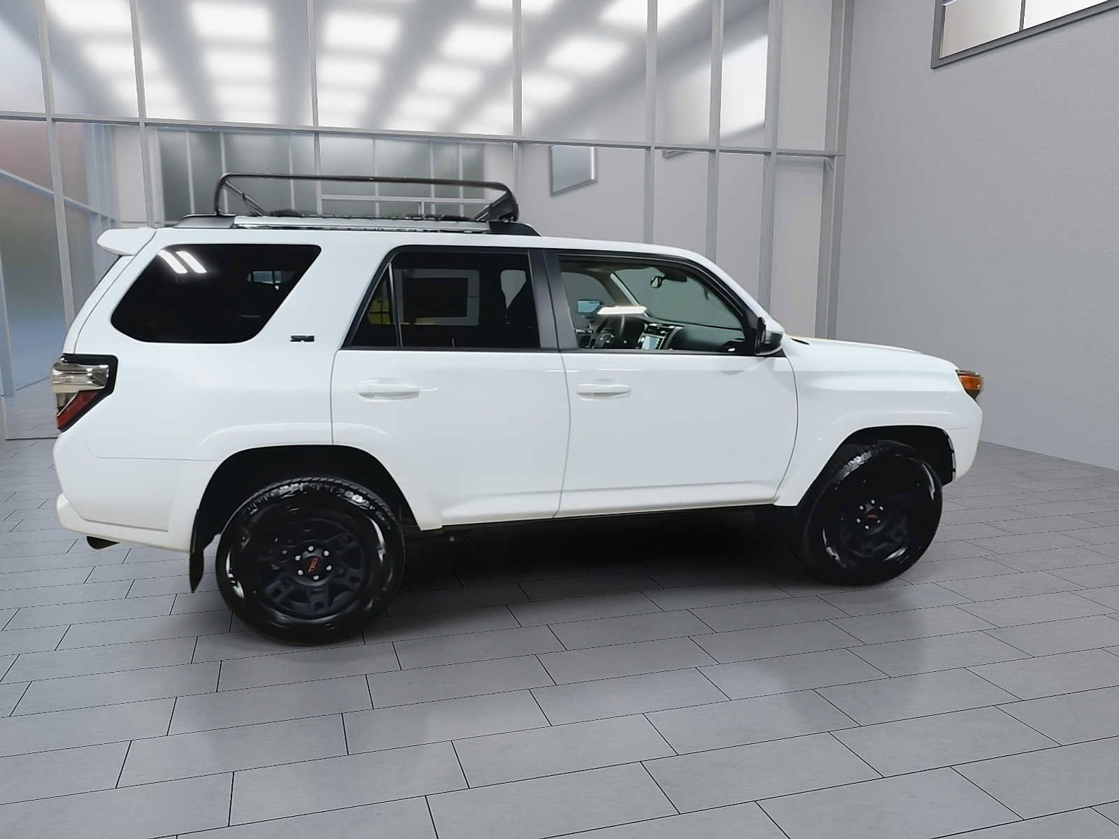 Certified 2024 Toyota 4Runner SR5 AWD/4WD image 9