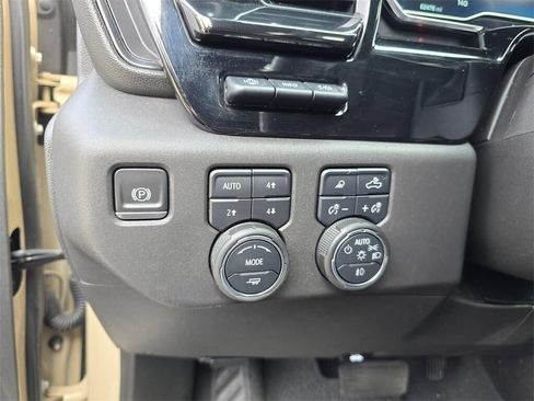 Used 2023 Chevrolet Silverado 1500 ZR2 w/ Technology Package image 21