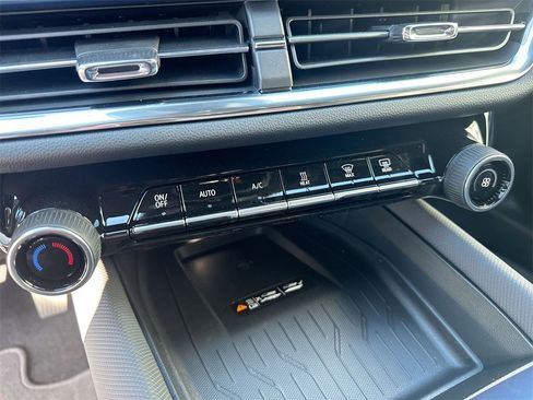 New 2026 Chevrolet Equinox EV LT image 25