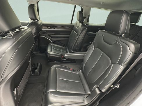 Used 2021 Jeep Grand Cherokee L Limited AWD/4WD image 10